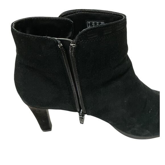 Clarks Collection Adriel Sadie Black Suede Booties Chic Comfort SZ 9.5M - Picture 6 of 11